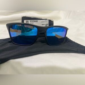 Oakley Sunglasses Black Frame Blue Mirror Lenses